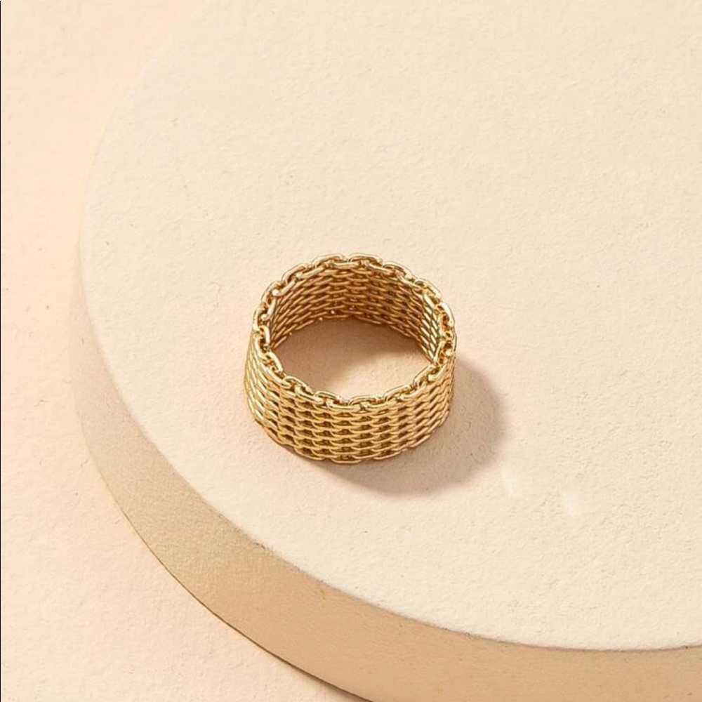 Gold Chain Design Ring - Picture 2 of 2